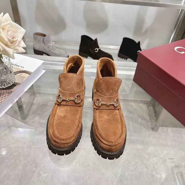 Long-term stock 4-inch women's boots Gucci's trendy and popular style cleverly u