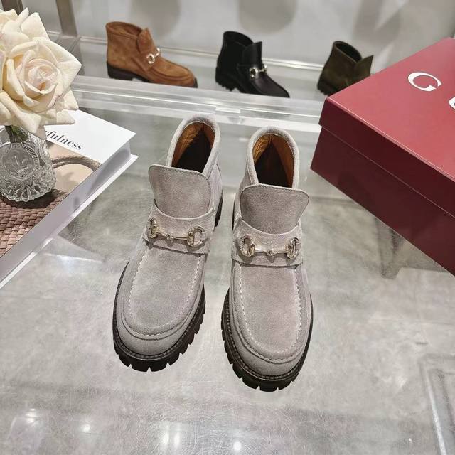 Long-term stock 4-inch women's boots Gucci's trendy and popular style cleverly u