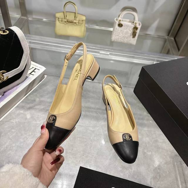 Chanel Spring/Summer New Arrival Sandals, Comfortable Low Heel, Essential for W