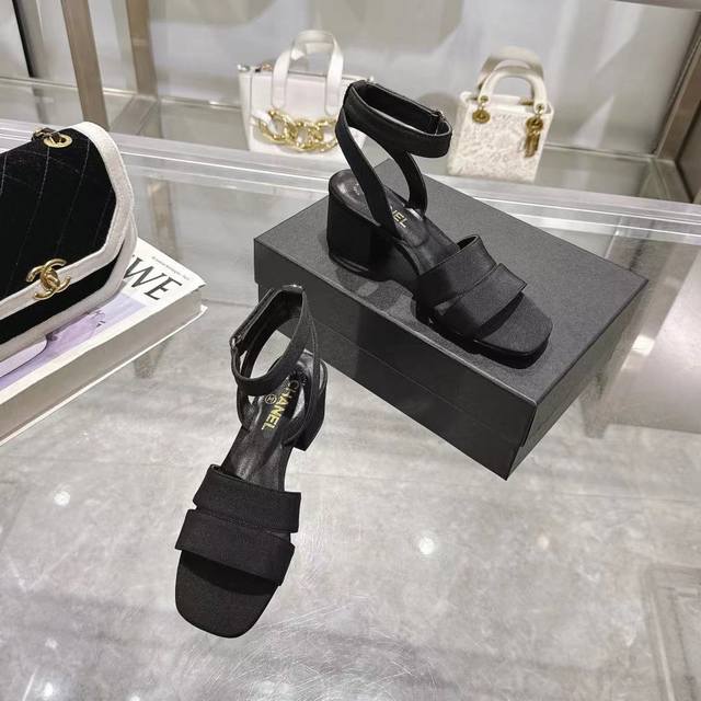 Chanel Spring/Summer New Arrival - New Style Sandals with Embroidered Lingerie