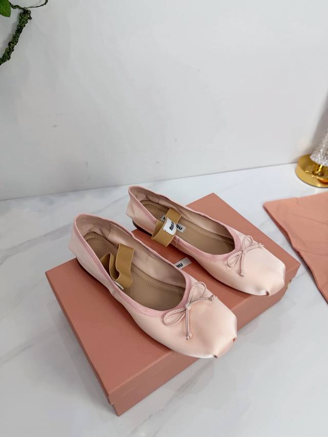 Factory 2026 New Miu Miu Arrival. Brand new and beautiful embellishments, stylis