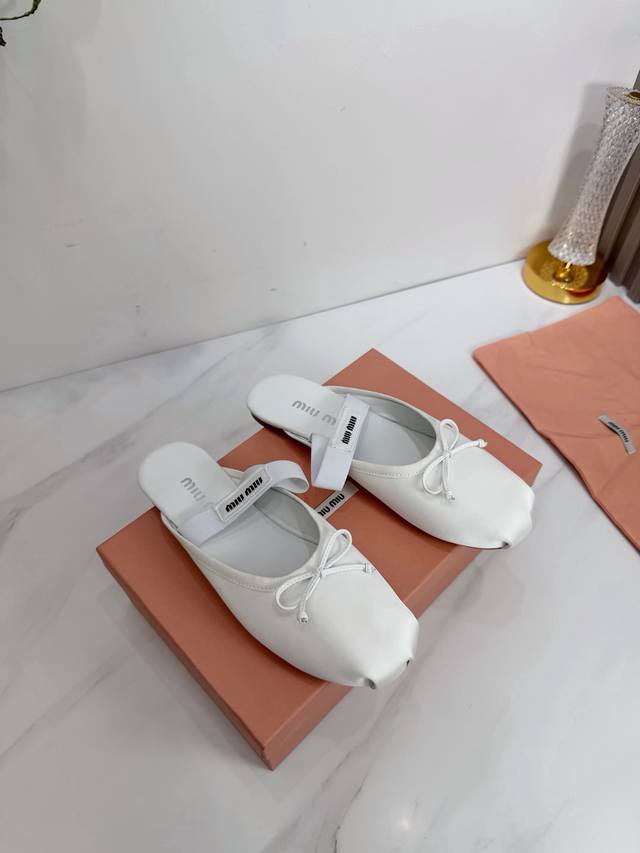 Factory 2026 New Miu Miu Arrival. Brand new and beautiful embellishments, stylis