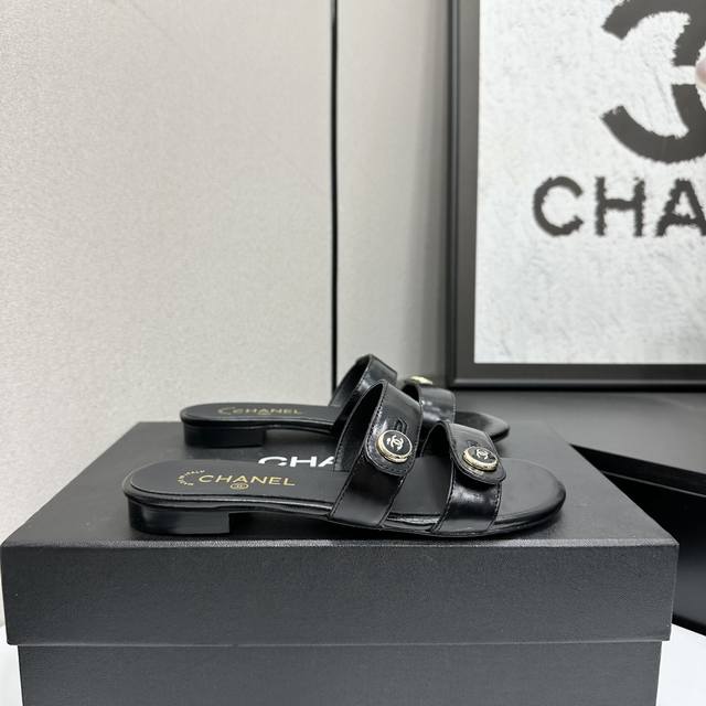 2025 Chanel's must-have item for this fall/winter season!! Chanel's fall/winter