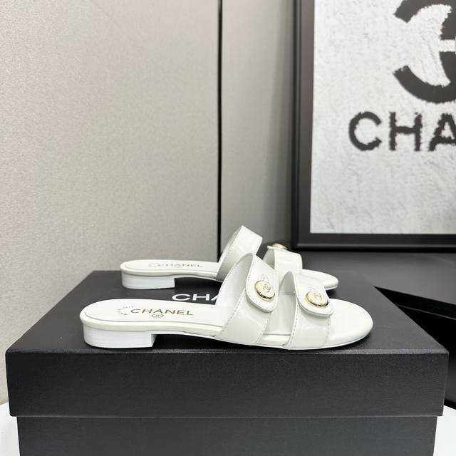 2025 Chanel's must-have item for this fall/winter season!! Chanel's fall/winter