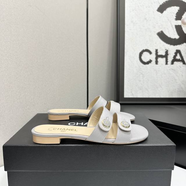 2025 Chanel's must-have item for this fall/winter season!! Chanel's fall/winter