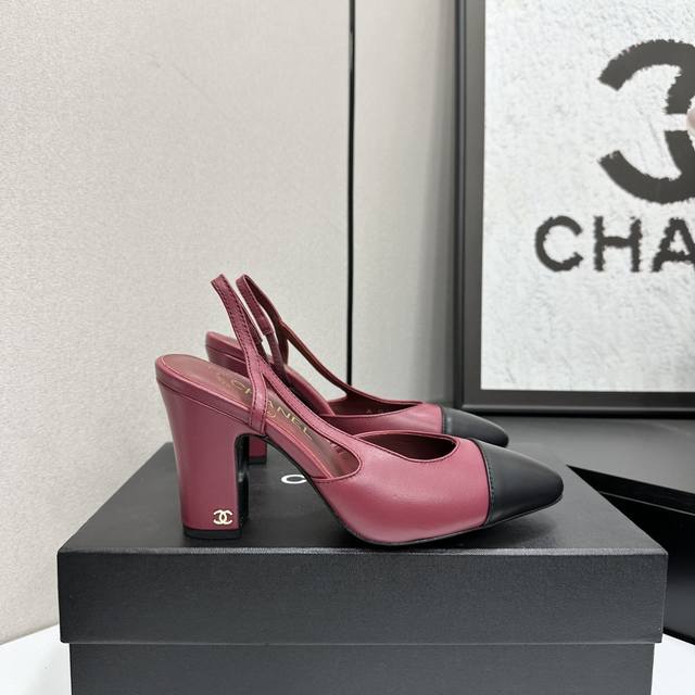 Chan*L Classic Slingback Chanel Sandals! Flats! Just like Coco Chanel said: Fash