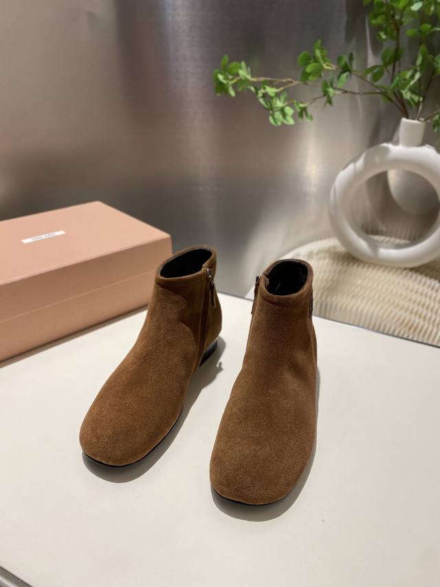 Factory Price p Miumiu 2025 Autumn/Winter New Round Toe Ankle Boots The most wo