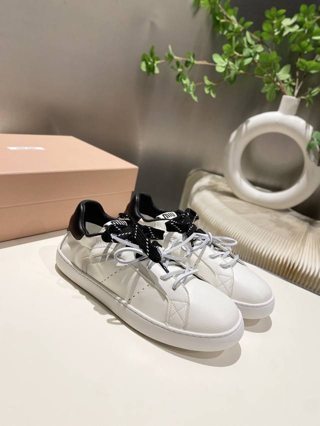 New Miu Miu 2025 Spring/Summer Casual White Sneakers are now available! A key s