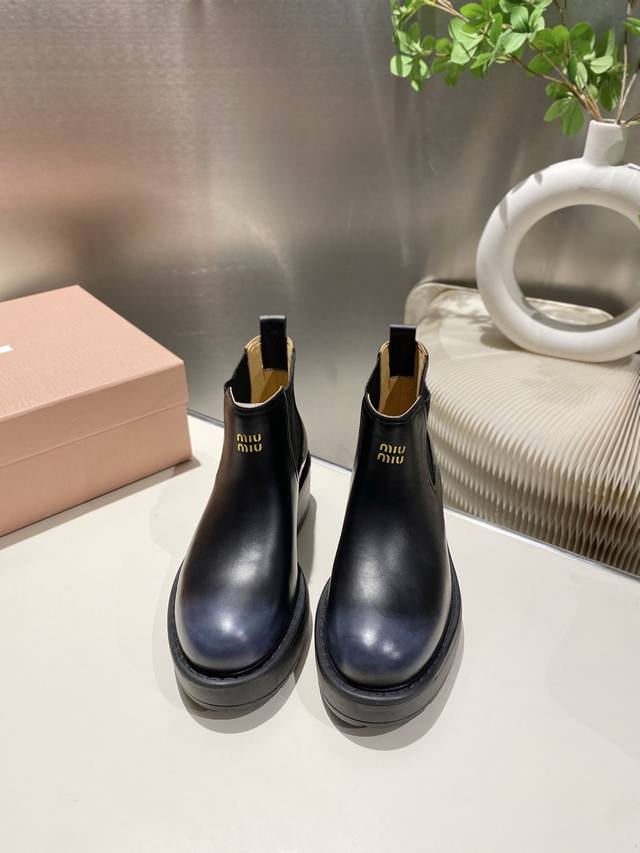 Factory Price p Miu Miu 2025 Fall/Winter Runway New Long Boots. The most worthwh