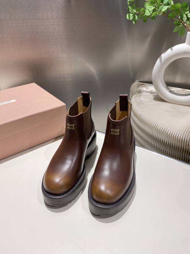 Factory Price p Miu Miu 2025 Fall/Winter Runway New Long Boots. The most worthwh