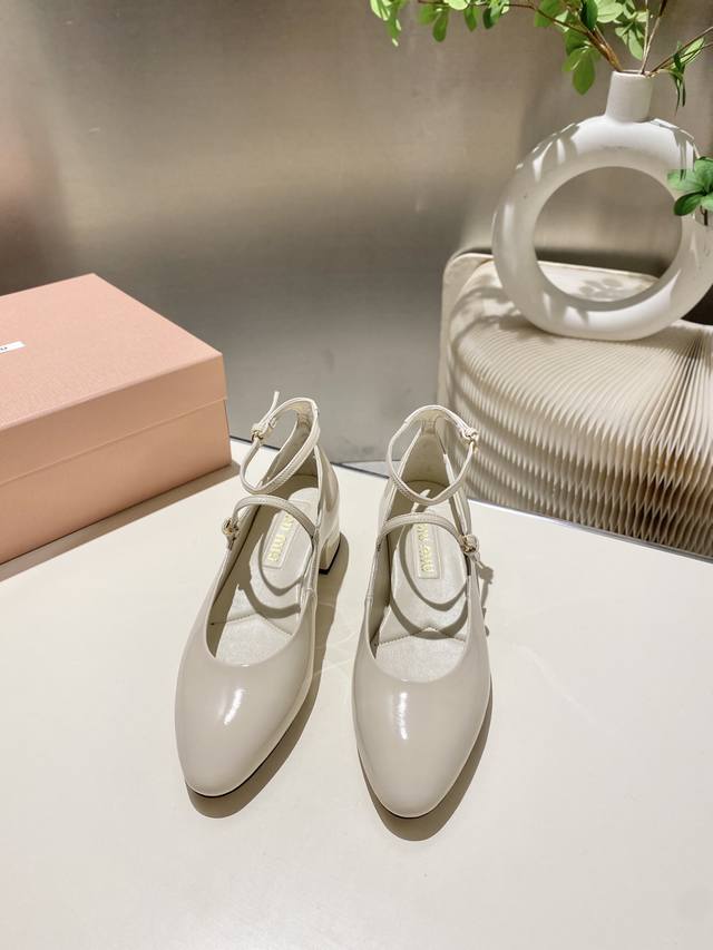 Factory Price p Miu Miu 2025 Autumn/Winter New Arrival - Upgraded Craftsmanship