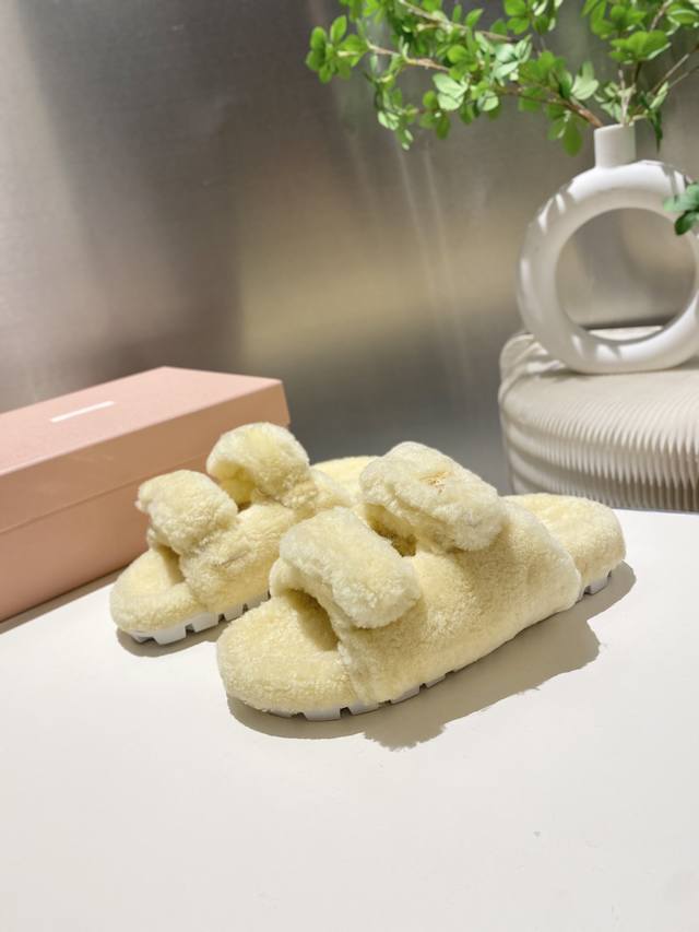 Factory Price p Miu Miu Top-Tier Version 2025 Autumn/Winter Trendy Furry Slippe