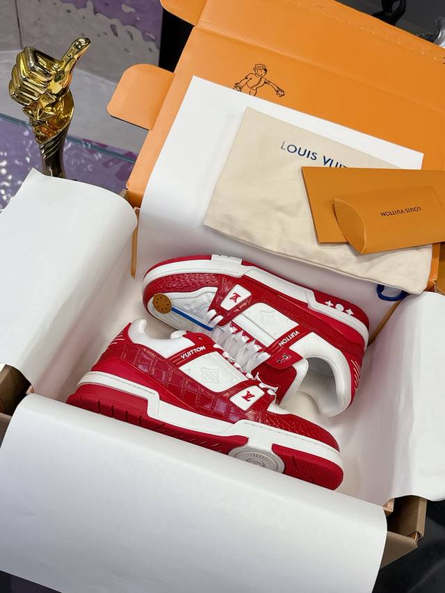 Factory Price: 2025 Latest Color Available! Louis Vuitton Trainer Series Couple