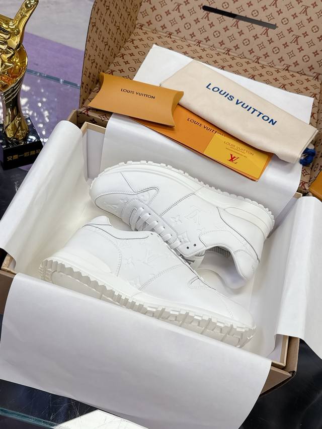Factory Price (pp): Louis Vuitton Lv Men's Shoes Series, Sports Shoes Series, T