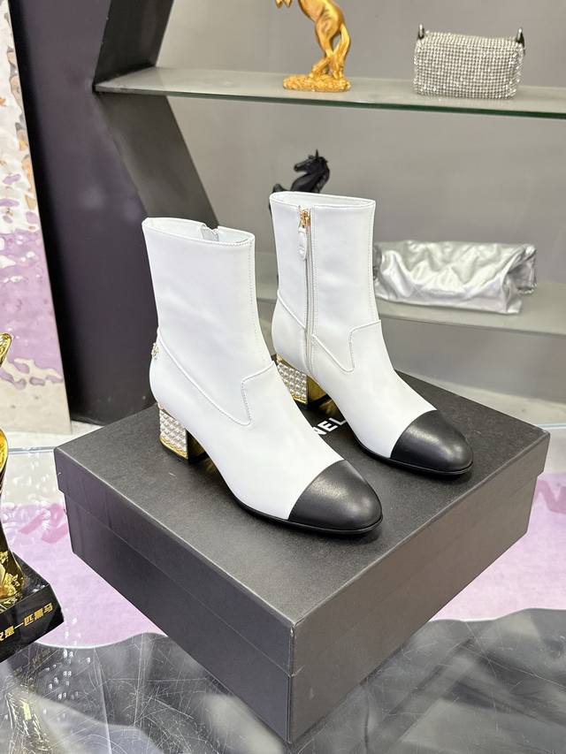 Factory Price: Chanel Fall/Winter 2025 New Round Toe Chunky Heel Pearl Ankle Boo
