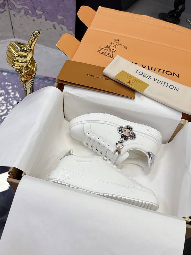 Factory Price: Lv Couple Style Platform White Sneakers Classic Series Made with