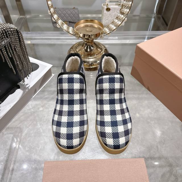 Factory direct Miu Miu fur slippers, 2025 Autumn/Winter new style cotton shoes