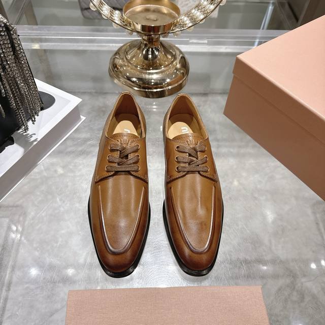 Factory Direct Miumi*26 Early Spring New Distressed Loafers Featuring a classic