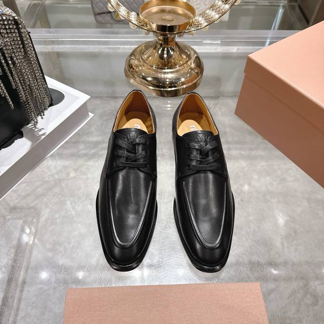 Factory Direct Miumi*26 Early Spring New Distressed Loafers Featuring a classic