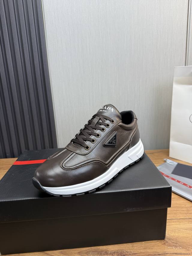 Factory Price (pp): Prada men's shoes, best-selling item in department stores,