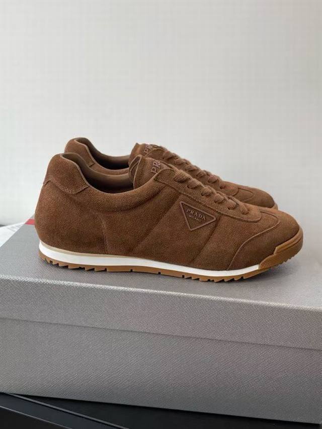 Factory direct price Prada couple style 25Ss autumn/summer new German training