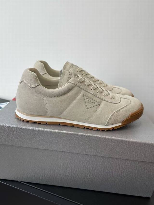 Factory direct price Prada couple style 25Ss autumn/summer new German training