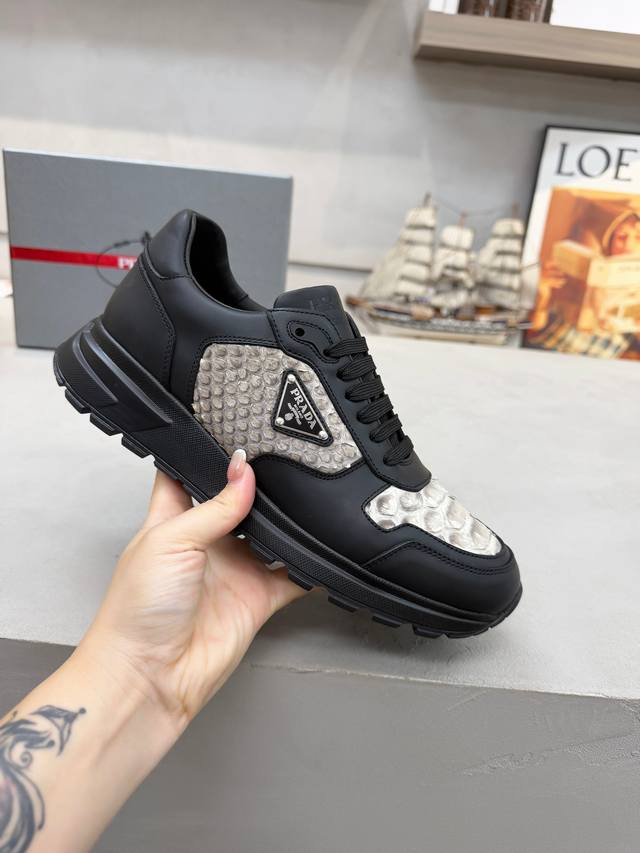 Factory Price (pp): Prada men's shoes, best-selling item in department stores,