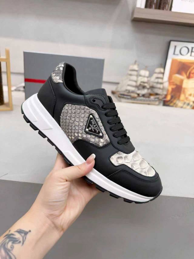 Factory Price (pp): Prada men's shoes, best-selling item in department stores,