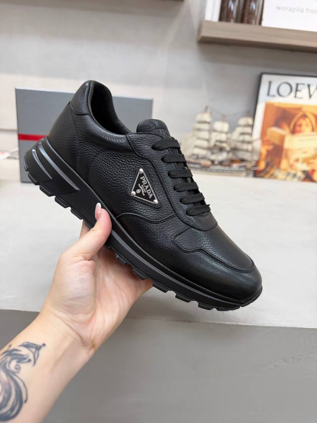 Factory Price (pp): Prada men's shoes, best-selling item in department stores,