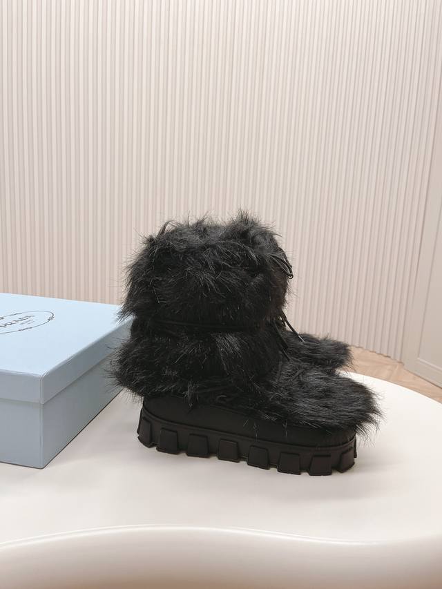 Factory Price (pp): Latest Prada Snow Boots Enameled Triangular Metal Logo Boot