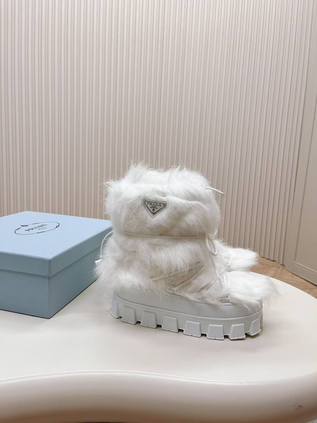 Factory Price (pp): Latest Prada Snow Boots Enameled Triangular Metal Logo Boot