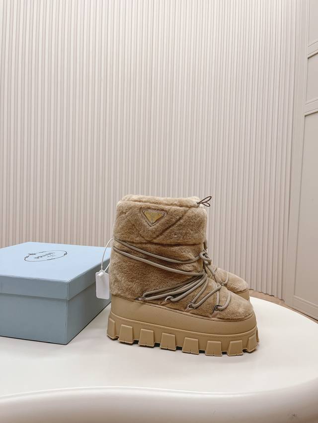 Factory Price (pp): Latest Prada Snow Boots Enameled Triangular Metal Logo Boot