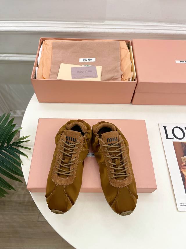 Miu Miu 25 2025 New Arrival - The Latest Runway Style Plume Satin Ballet Trainin