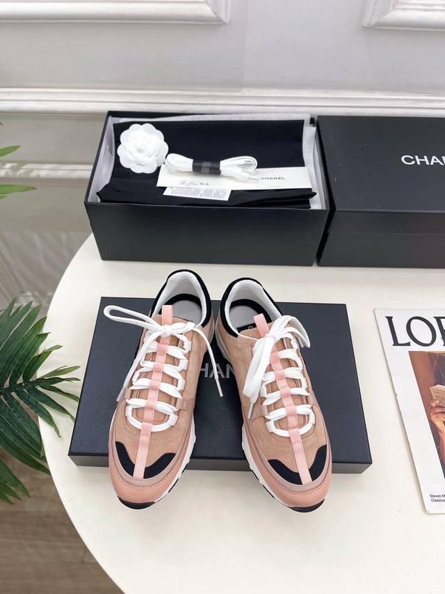 Chanel 25 2025 Autumn/Winter New Arrival: Classic Chanel Double C Casual Sneake
