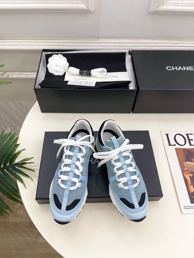 Chanel 25 2025 Autumn/Winter New Arrival: Classic Chanel Double C Casual Sneake
