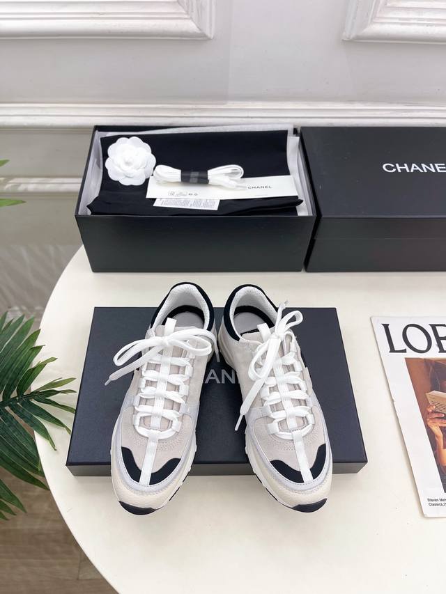 Chanel 25 2025 Autumn/Winter New Arrival: Classic Chanel Double C Casual Sneake
