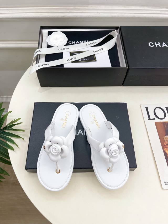 Chanel 25 2025 Early Spring New Arrival Classic Runway Style Chanel Double C Ca