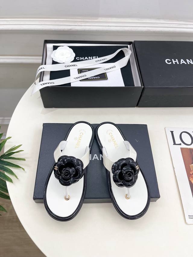Chanel 25 2025 Early Spring New Arrival Classic Runway Style Chanel Double C Ca