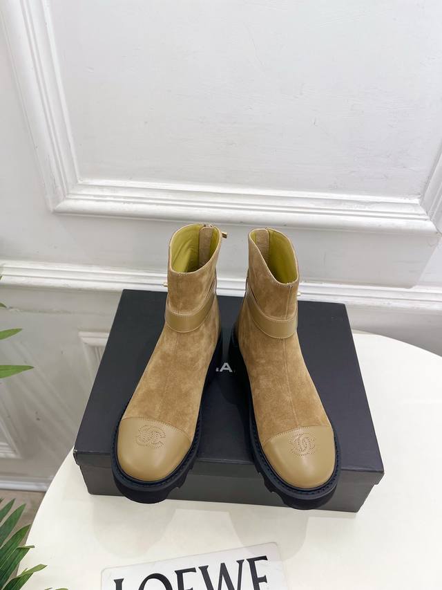 Chanel 25 2025 Autumn/Winter New Arrival: Classic Runway Style Chanel Double C