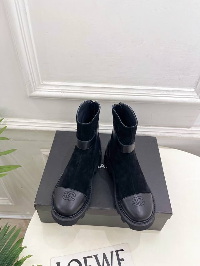 Chanel 25 2025 Autumn/Winter New Arrival: Classic Runway Style Chanel Double C