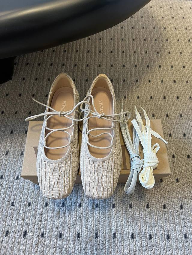 Vivai*25Ss Knitted Mary Jane Flats Made with knitted fabric, the upper features