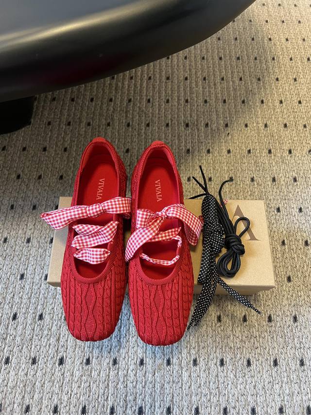 Vivai*25Ss Knitted Mary Jane Flats Made with knitted fabric, the upper features