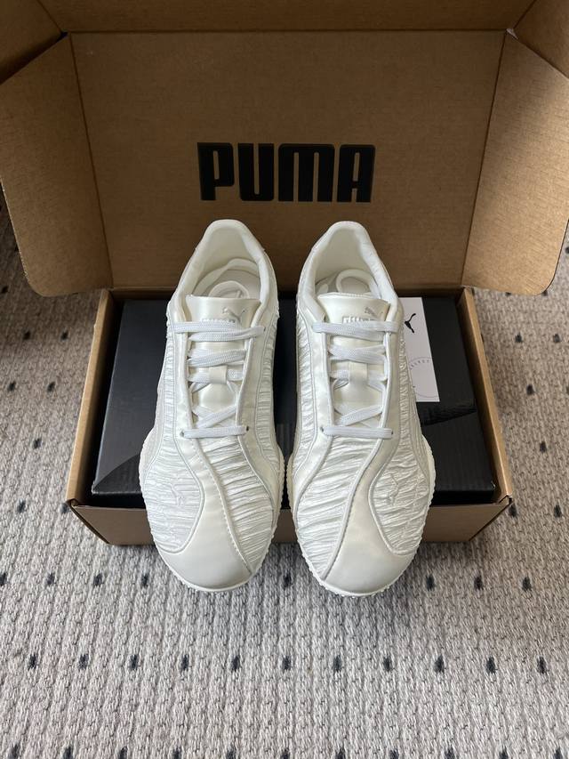 pum* 25Ss Retro Pleated Design Sporty Casual Shoes Following the design route of