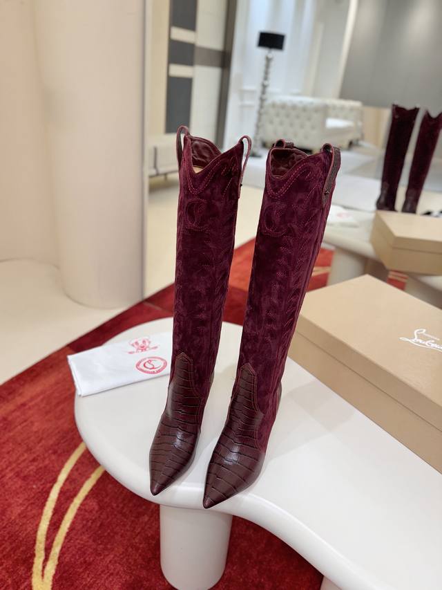 24Aw Classic runway boots, a celebrity-inspired style inspired by the Western wi