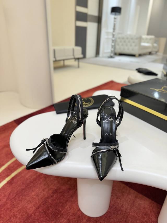 Zipper Sandals W. Since 2001, zippers have been an integral part of Maison Chri