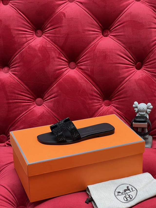 Exclusive Real Shot Top-Tier Version 25Ss Hermes Oran Classic Diamond Sandals, S