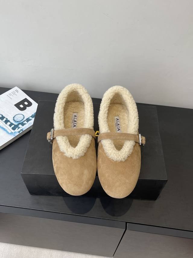 Alaia Fall/Winter Runway Style Mary Jane Furry Flats These are super popular fur