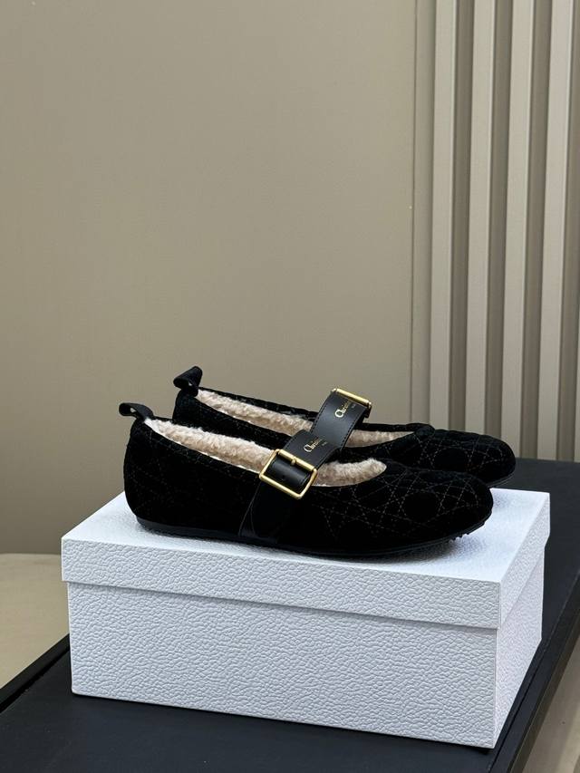 Dior 2025 Winter New Arrival: Quilted Wool Mary Jane Shoes. The quilted design p
