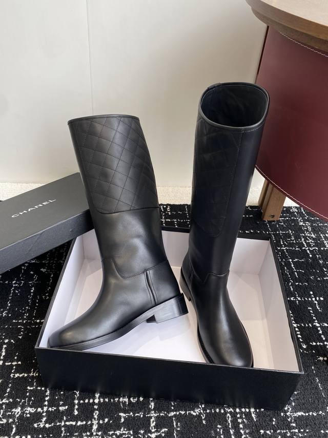 Retail-grade Chanel Fall/Winter 2025 Slip-on Rider Mid-calf Boots! Retro-style W
