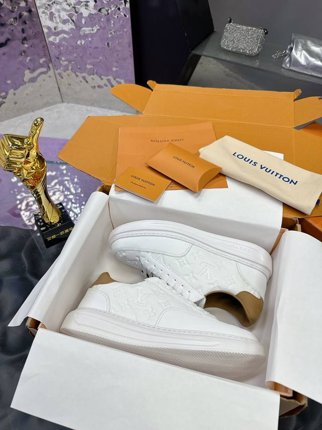 High-quality Lv version, currently available in men's sizes. Features include: